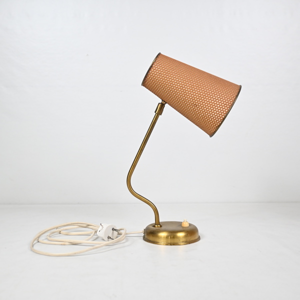 Bordslampa, modell "572", mässing, 1900-talets andra hälft.