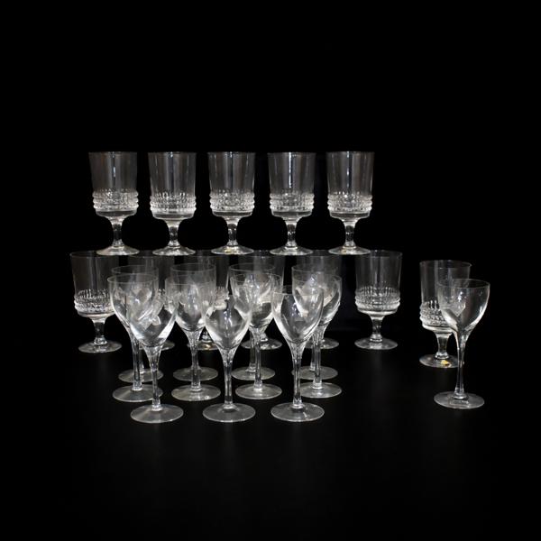 Glasservisdelar, 24st, "Corona" & "Chateau". 