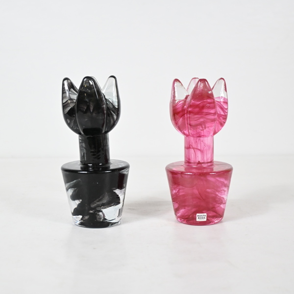 Ulrica Hydman-Vallien, figuriner, ett par, "Flower Power", Kosta Boda.