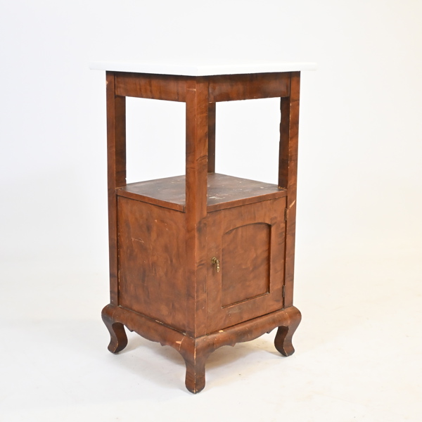 Nattduksbord, 1900-talets första hälft.