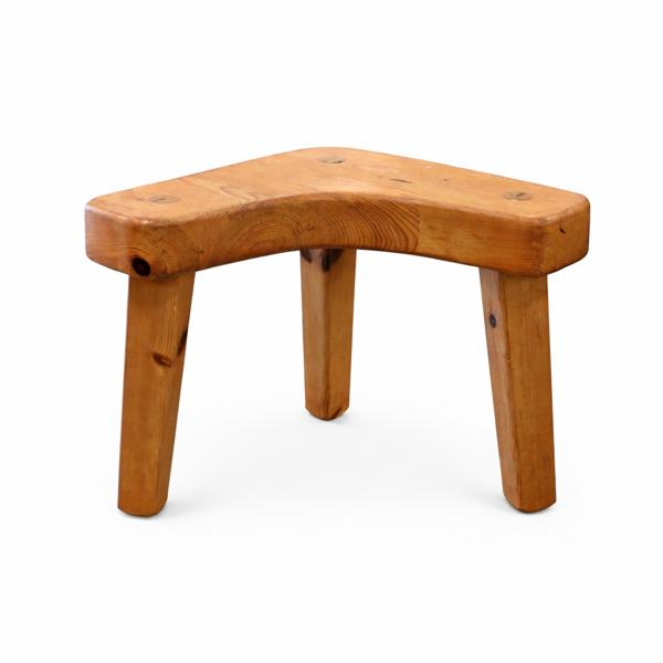 Pall i massivt furu, 1900-talets andra hälft.