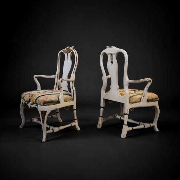 Karmstolar, ett par, rokoko, stockholmsarbete, 1700-tal.