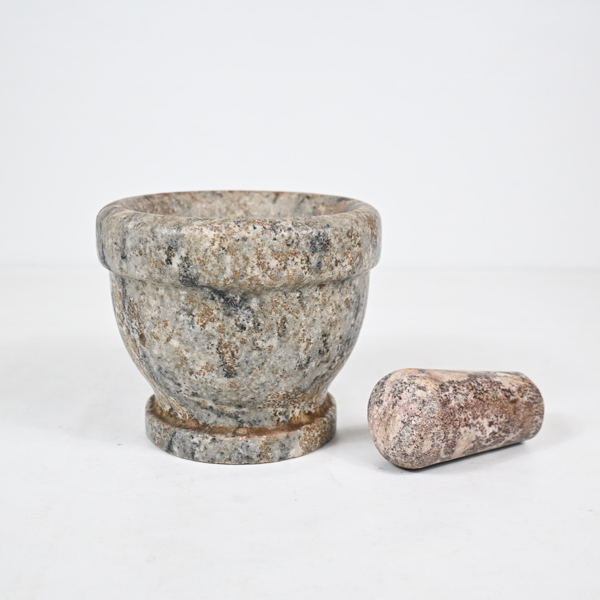 Mortel med stöt, sten.