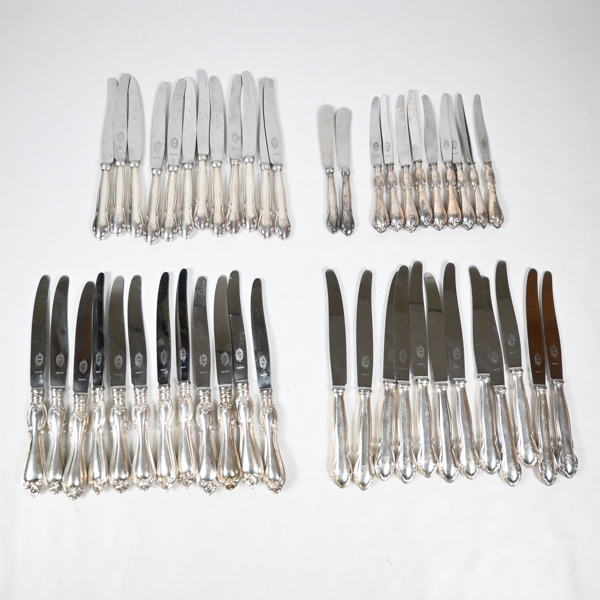 Knivar i silver, rostfritt blad, 1900-tal.