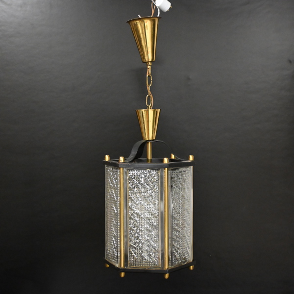 Taklampa, mässing och lackerad metall, 1970-tal.