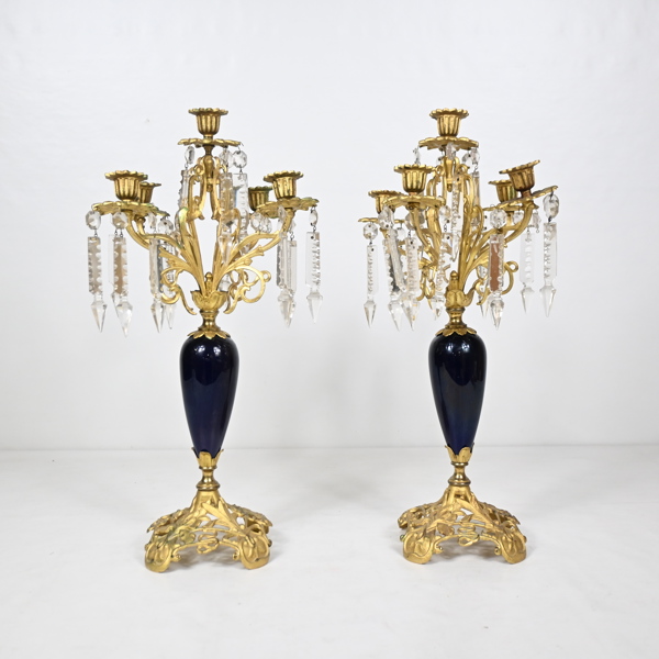 Kandelabrar, ett par, bronserad metall, omkring 1900.