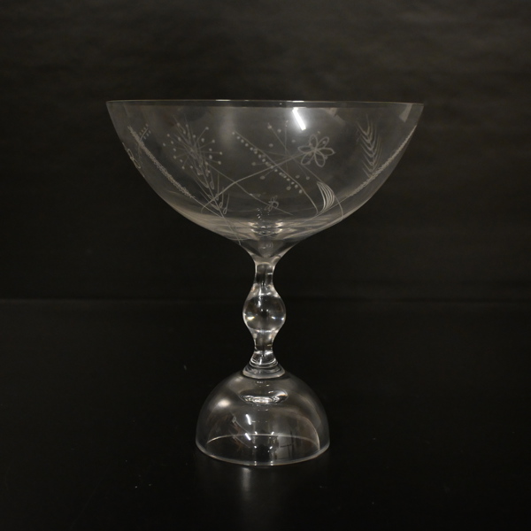 Vicke Lindstrand, skål på fot, etsad dekor, Kosta Boda.