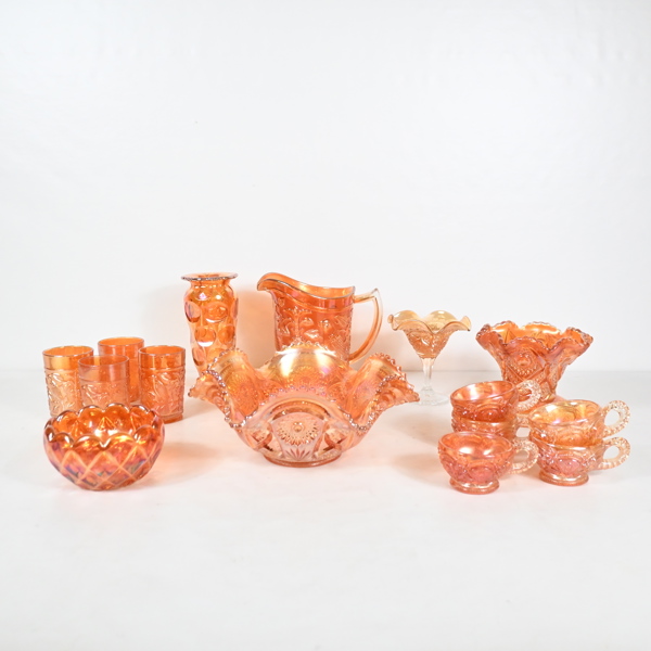 Glasföremål, 15 delar, 1900-tal. 