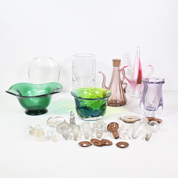 Parti glasföremål.