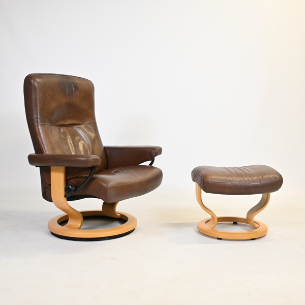 Fåtölj med fotpall "Stressless", Ekornes, Norge, 1900-talets andra hälft.