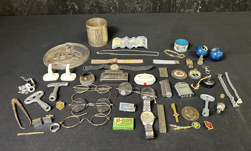 Diverse bl a armbandsur och tändare m.m.