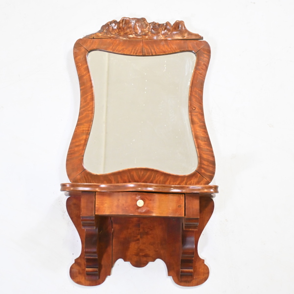 Spegel med låda, 1800-tal.