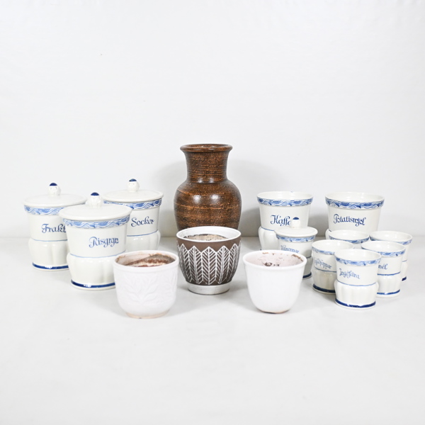 Parti porslin och keramik.