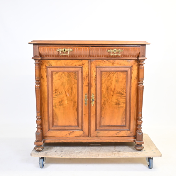 Skänk, nyrenässans, 1800-talets slut.