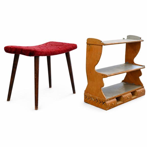 Vägghylla och pall, 1900-tal.