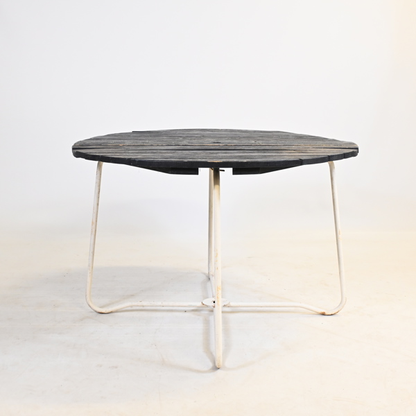 Trädgårdsbord, metall och trä, sent 1900-tal. 