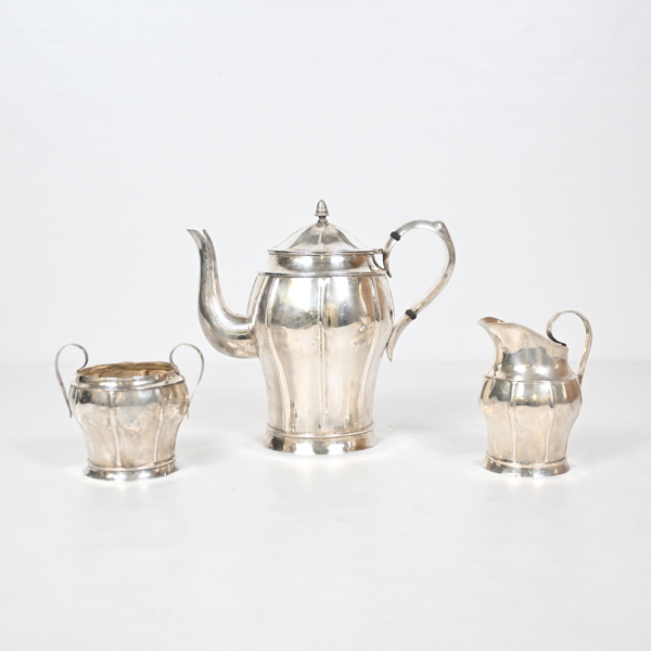 Kaffekanna, gräddsnipa samt sockerskål, silver, 1925.