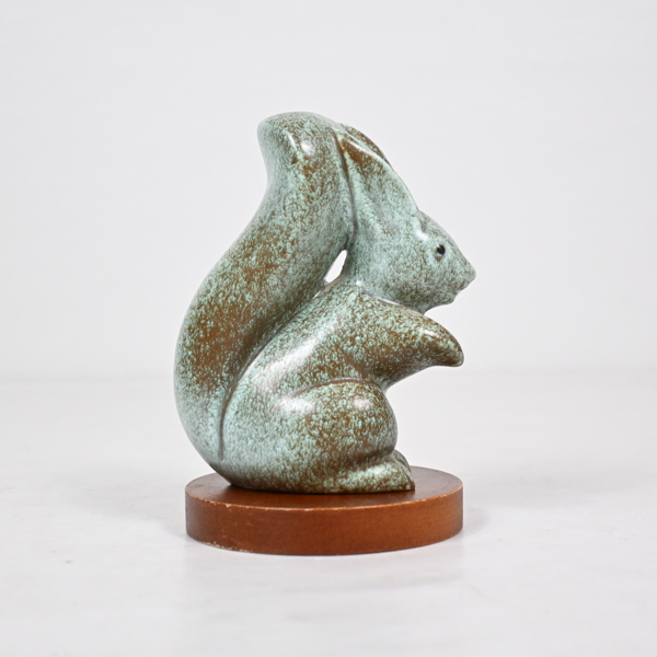 Folke Jernberg, figurin med sockel, lergods, signerad.