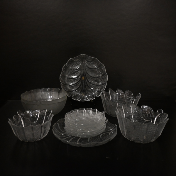 Glasföremål, 12+2st, "Eden" och "Fluer".