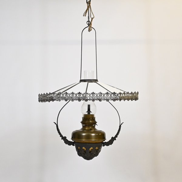 Takfotogenlampa, paraplymodell, omkring år 1900.