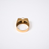 Ring i 18k guld, pärlor och stenar.