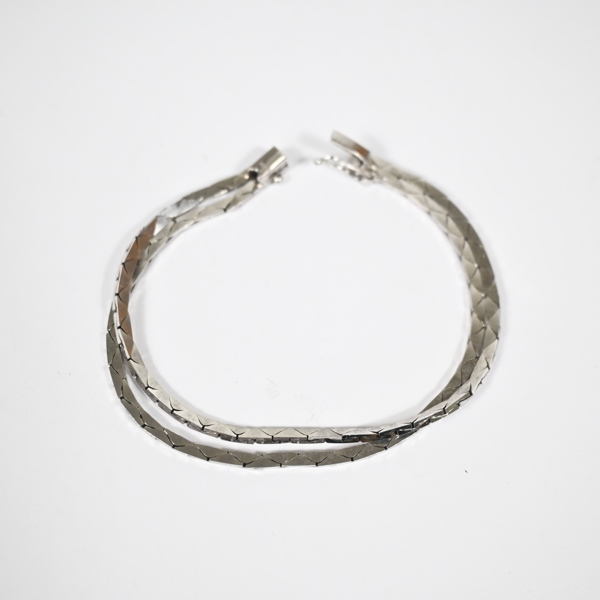 Armband i silver.