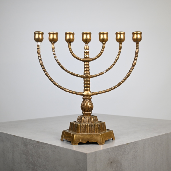 Kandelaber, malm, 1900-tal.
