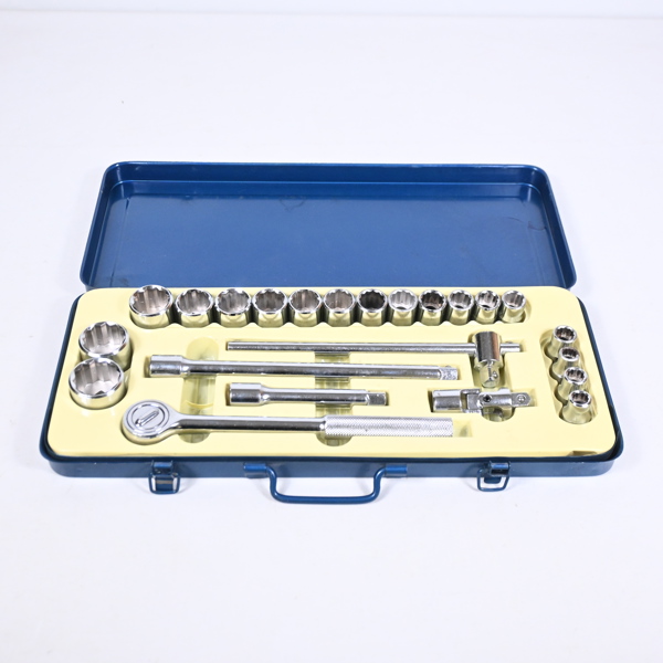 Hylsnyckelsats, 23 delar, 11-32 mm. 