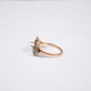 Ring i 18k guld, diamanter och pärla.
