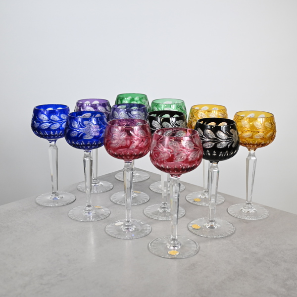 Vitvinsglas, 12st, böhmisk kristall, 1900-tal.