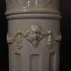 Piedestal med ytterfoder, porslin, Italien, 1900-tal.
