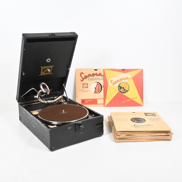 Resegrammofon, Masters Voice, samt stenskivor.