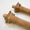 Kolonner, 2st, snidad dekor, 1800-tal. 
