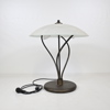 Bordslampa, glas och metall, samtida.
