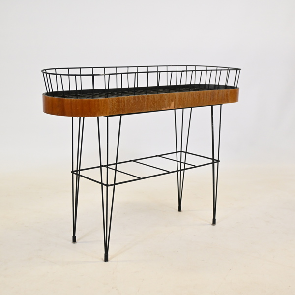 Blombord, metall och teak, 1950-tal. 