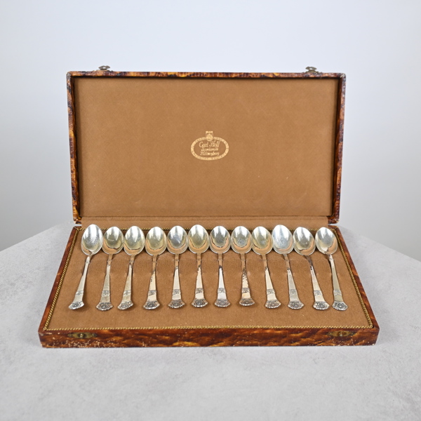 Kaffeskedar i silver, 830.