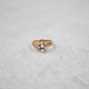 Ring i 18k guld, pärlor.