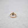 Ring i 18k guld, pärlor.