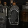 Parti karaffer, glas och tenn, 1900-tal.