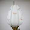 Bordsfotogenlampa, glas och mässing, omkring år 1900.