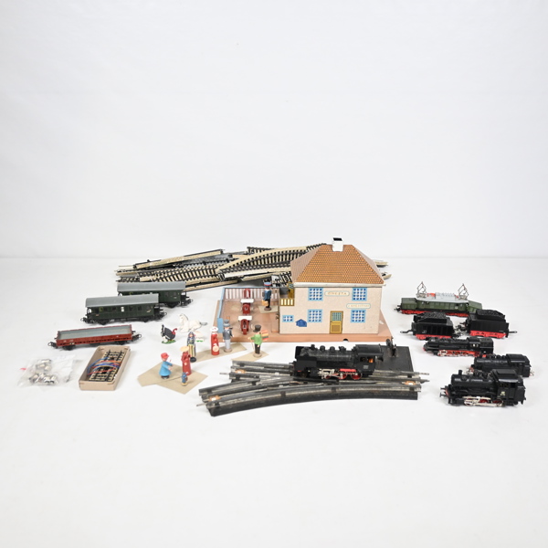 Modelljärnväg med tåg, mestadels Märklin, Tyskland.
