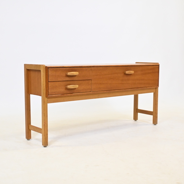 Hallmöbel, teak och ek, 1960-tal. 