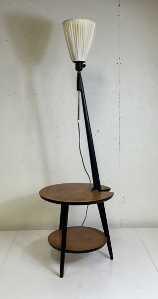 Golvlampa med bord 