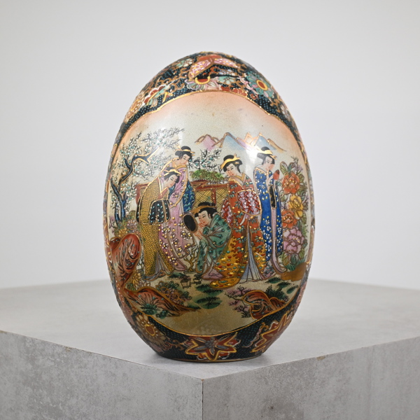 Ägg, porslin, satsuma, Japan. 