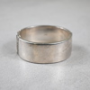 Armring i sterlingsilver, England.