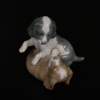 Figurin, lekande hundar, porslin, Lladro, Spanien. 