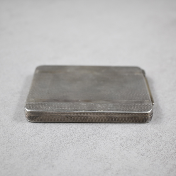 Sminkdosa i silver, 1900-talets mitt.