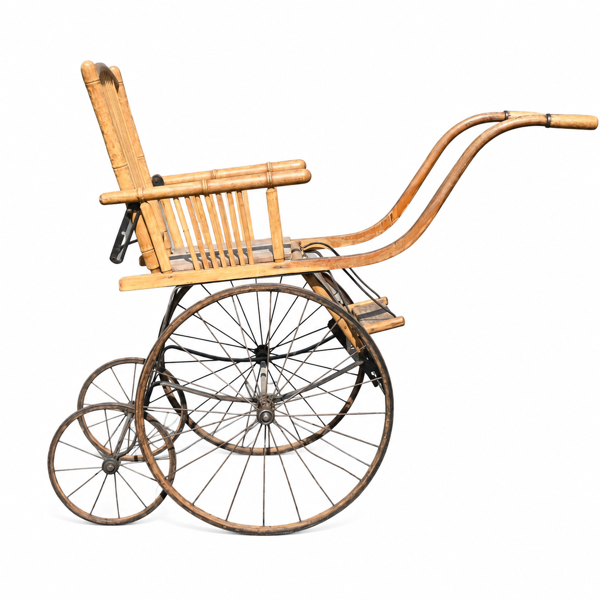Barnvagn, omkring år 1900.
