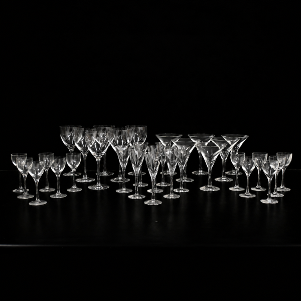 Bertil Vallien, glasservis, 32 delar, "Chateau", Kosta Boda.