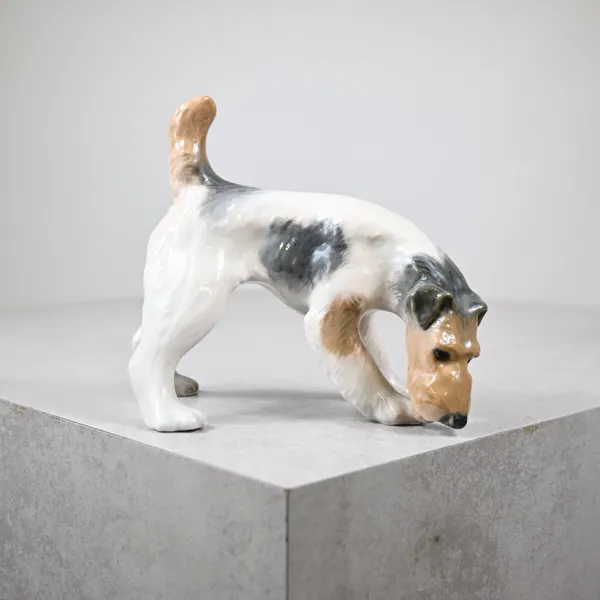 Figurin, hund, porslin, Royal Copenhagen, Danmark.